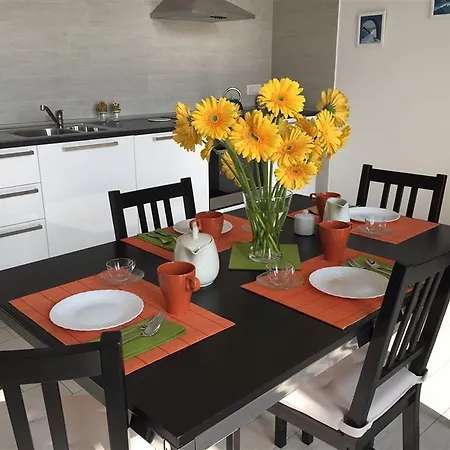Sweethometoledo Apartment